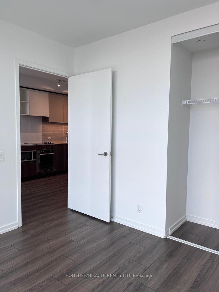 Photo 6 of Unit 519, 1000 Portage Parkway, Vaughan, Vaughan Corporate Centre — HOMEH