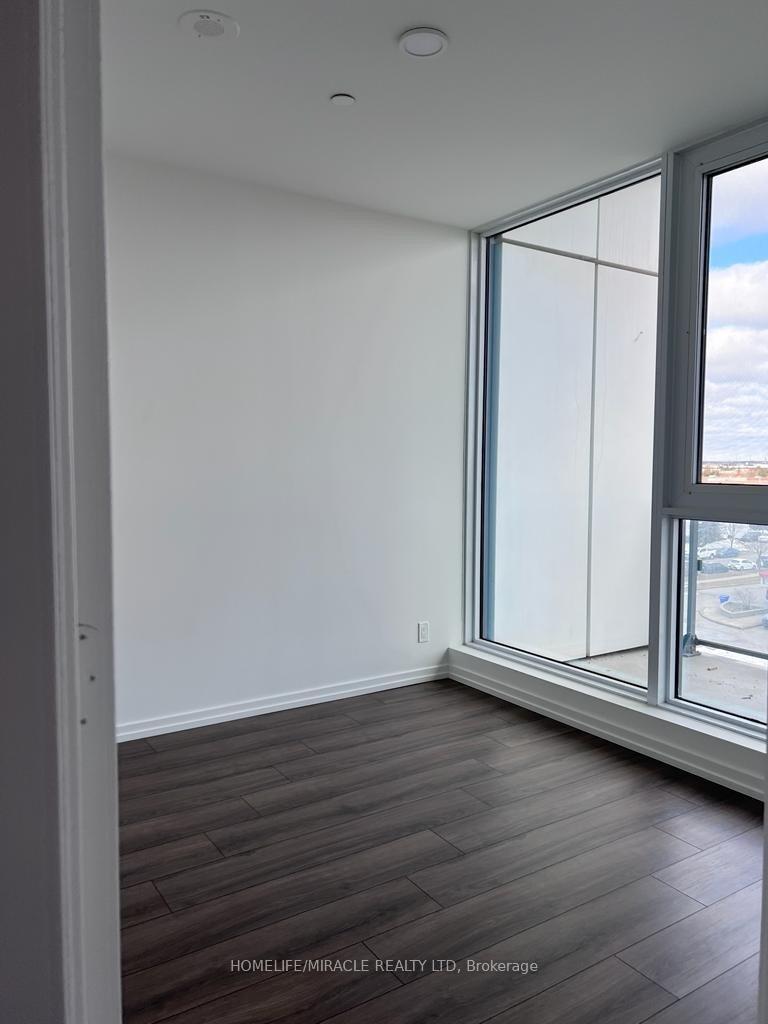 Photo 7 of Unit 519, 1000 Portage Parkway, Vaughan, Vaughan Corporate Centre — HOMEH