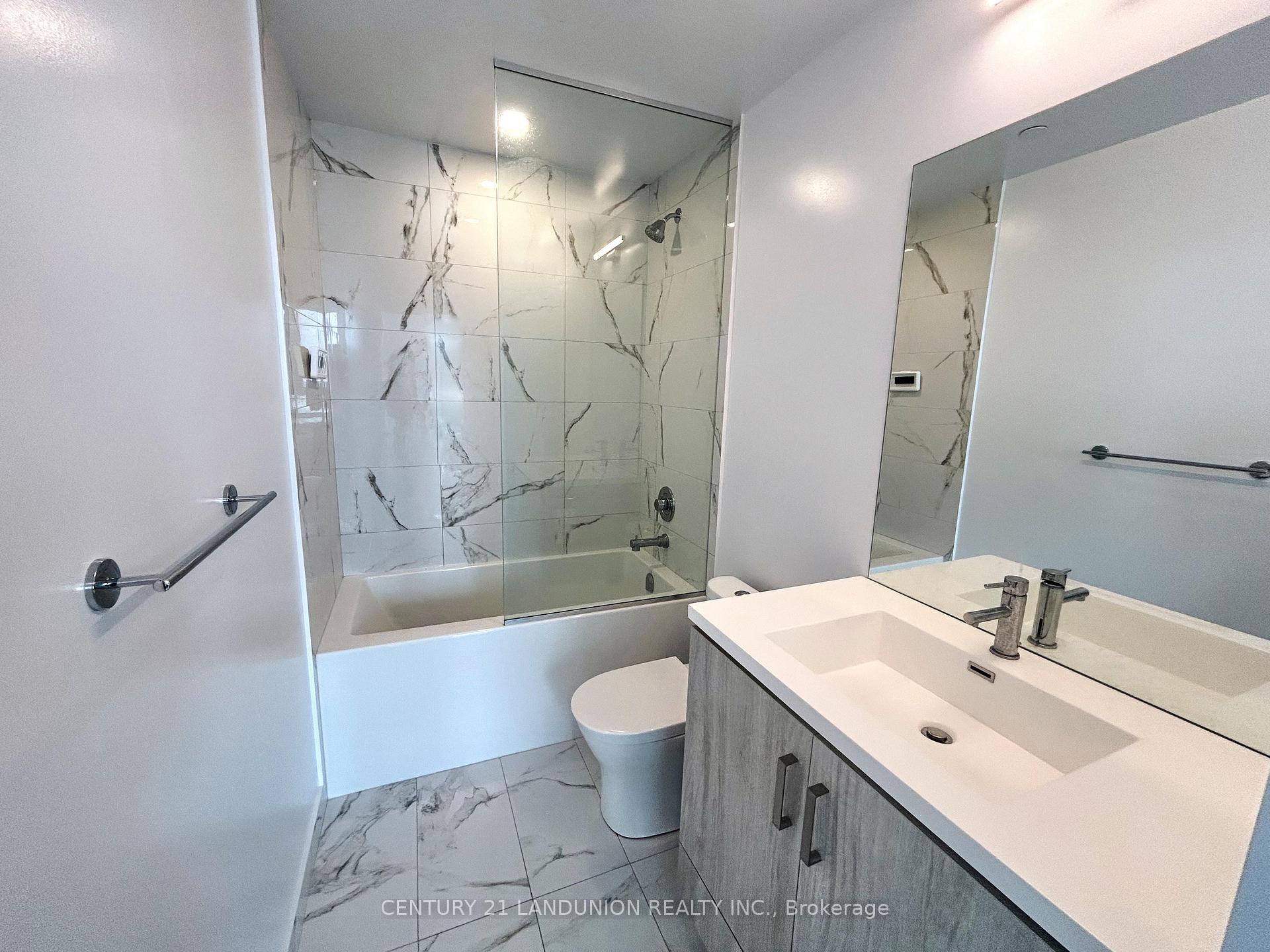 Photo 13 of Unit 708, 10 Honeycrisp Crescent S, Vaughan, Vaughan Corporate Centre — HOMEH