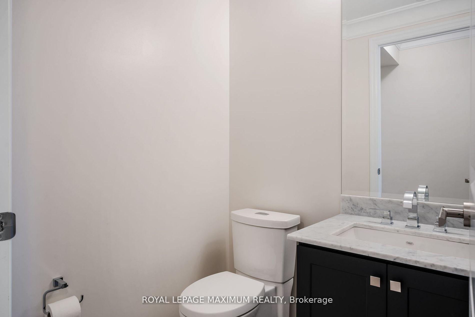 Photo 10 of Unit 1712, 9085 Jane Street, Vaughan, Concord — HOMEH