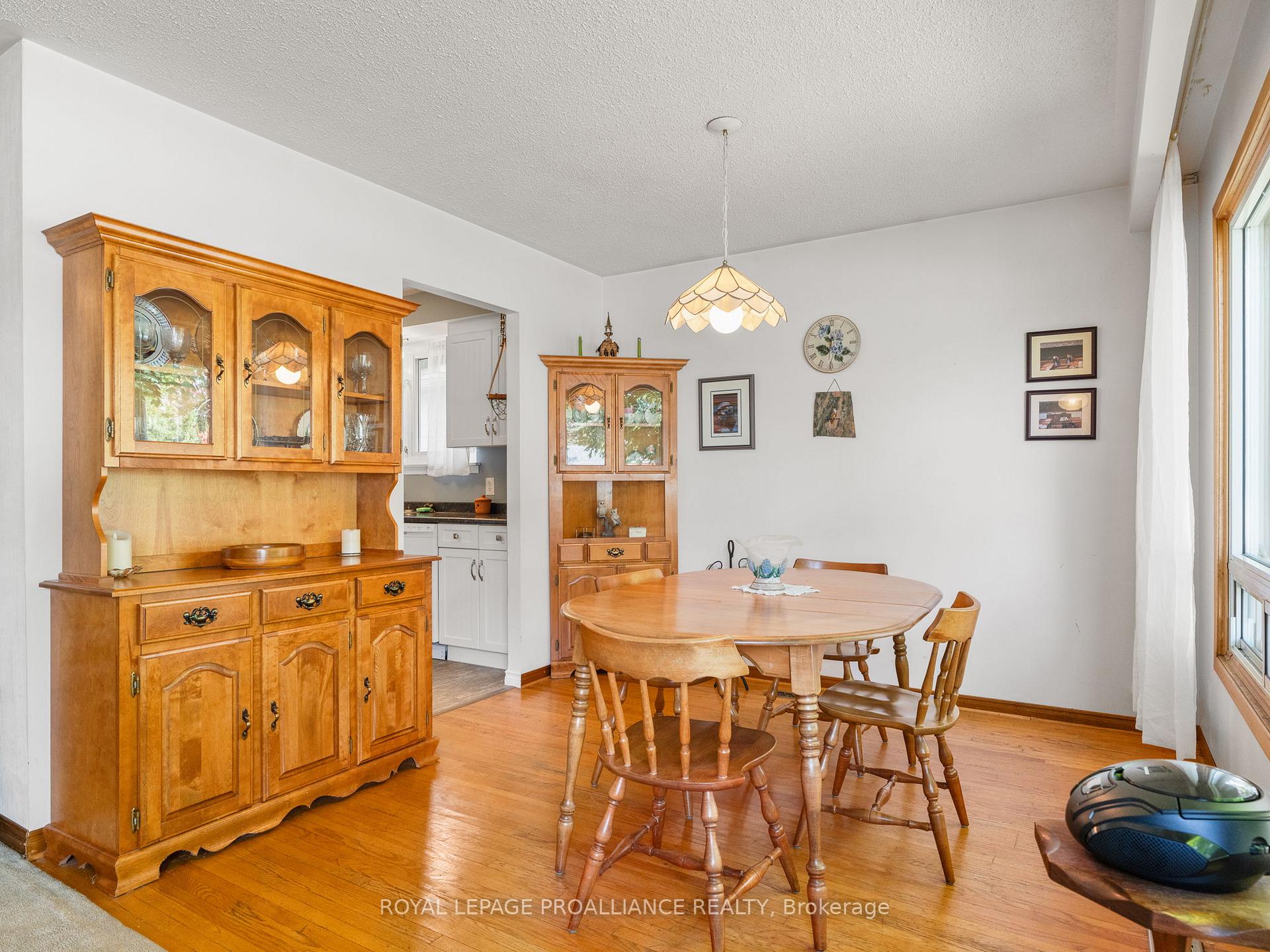 Photo 9 of 529 Carlisle Street, Cobourg — HOMEH