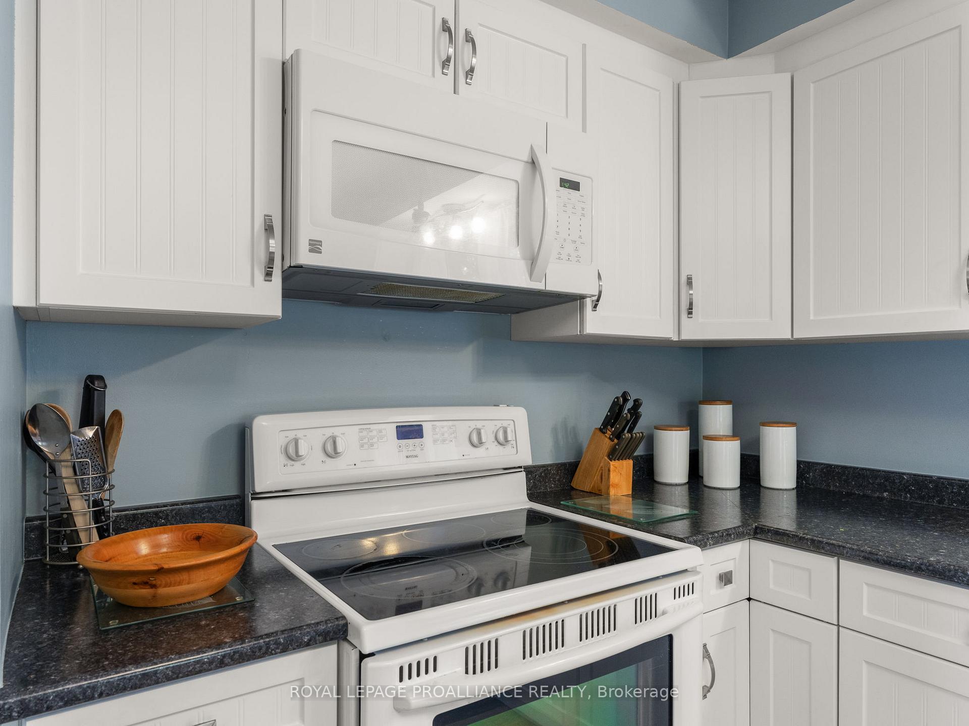 Photo 14 of 529 Carlisle Street, Cobourg — HOMEH
