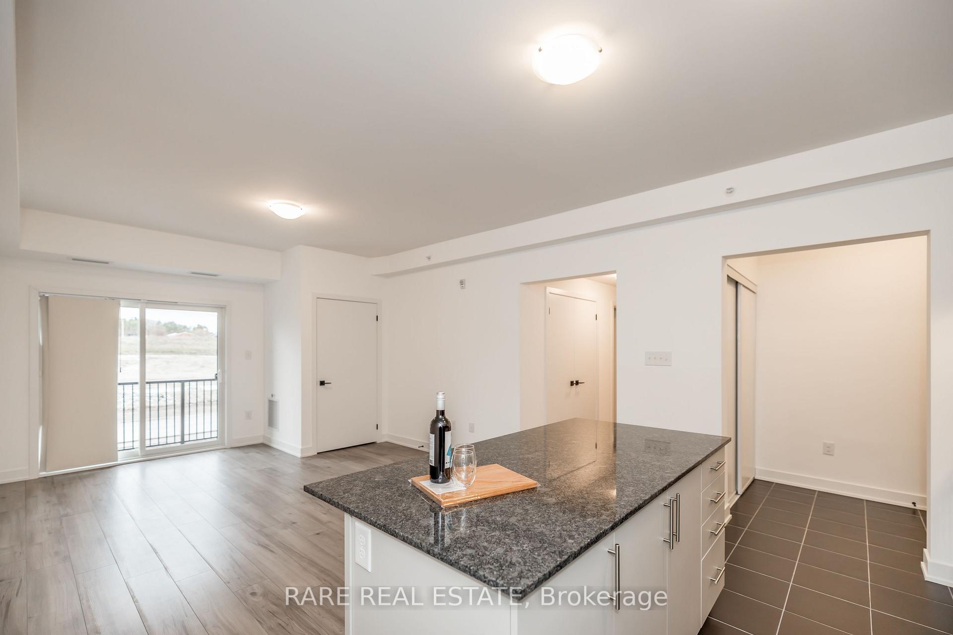 Photo 3 of Unit 106, 6 Spice Way, Barrie, Rural Barrie Southeast — HOMEH