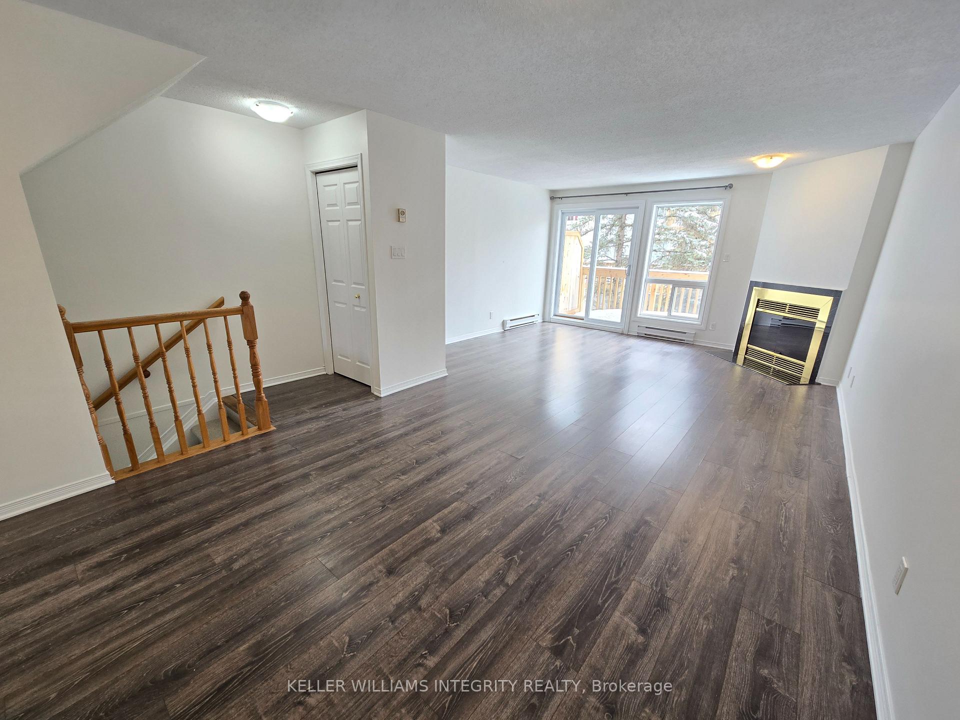 Photo 2 of 219 Briston, Ottawa, Hunt Club Park — HOMEH