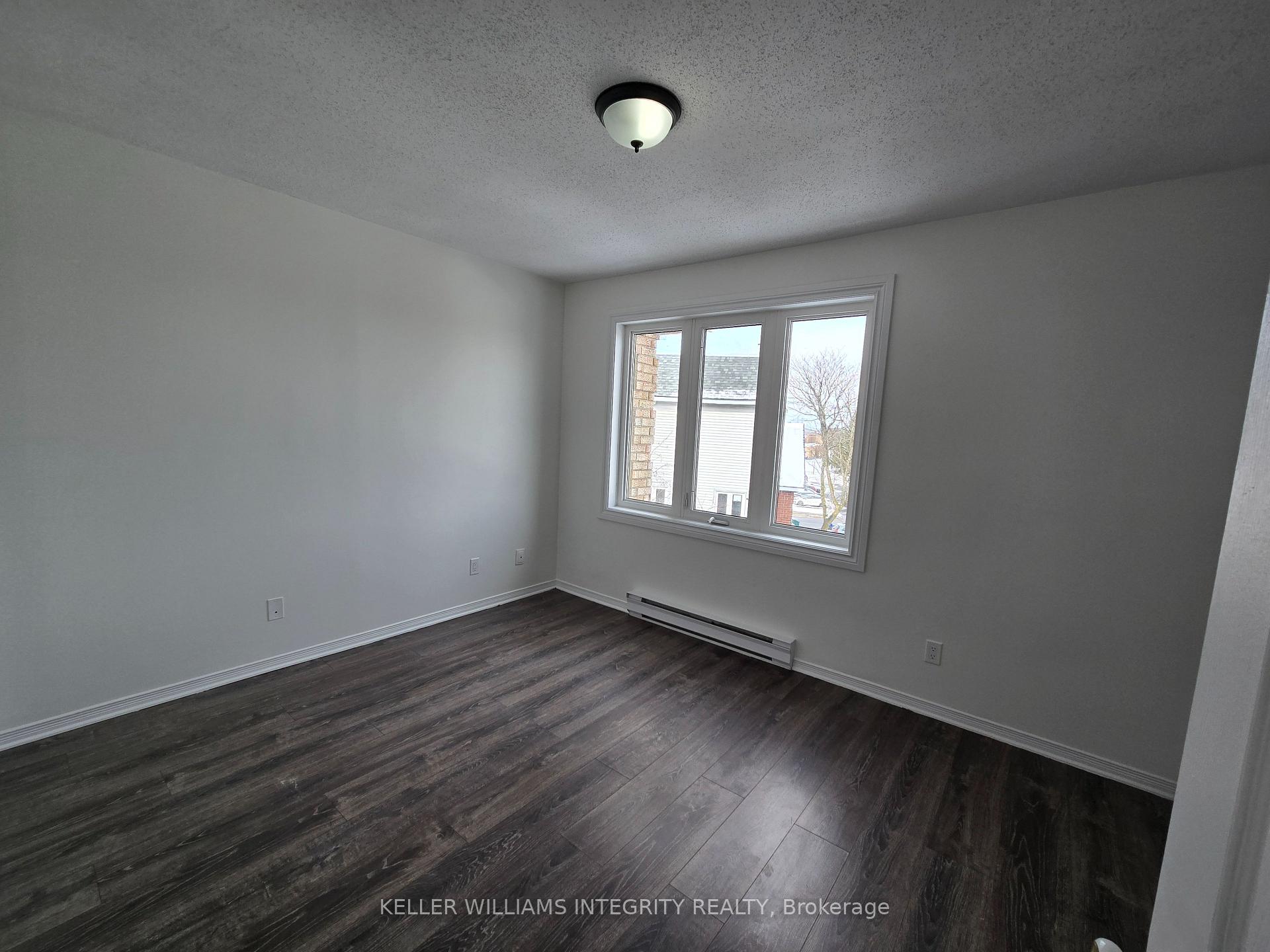 Photo 16 of 219 Briston, Ottawa, Hunt Club Park — HOMEH