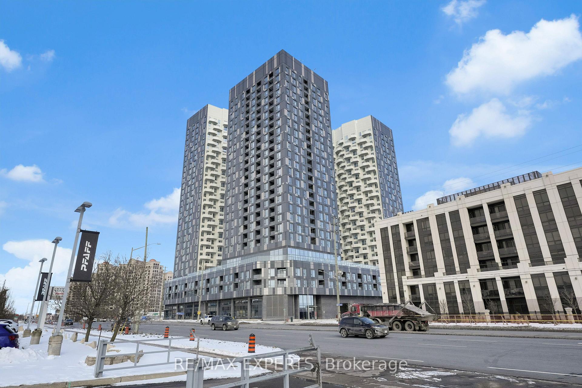 Photo 2 of Unit 418, 10 Abeja Street, Vaughan, Concord — HOMEH