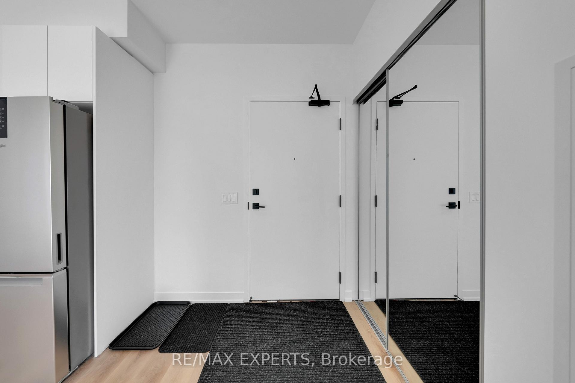 Photo 6 of Unit 418, 10 Abeja Street, Vaughan, Concord — HOMEH