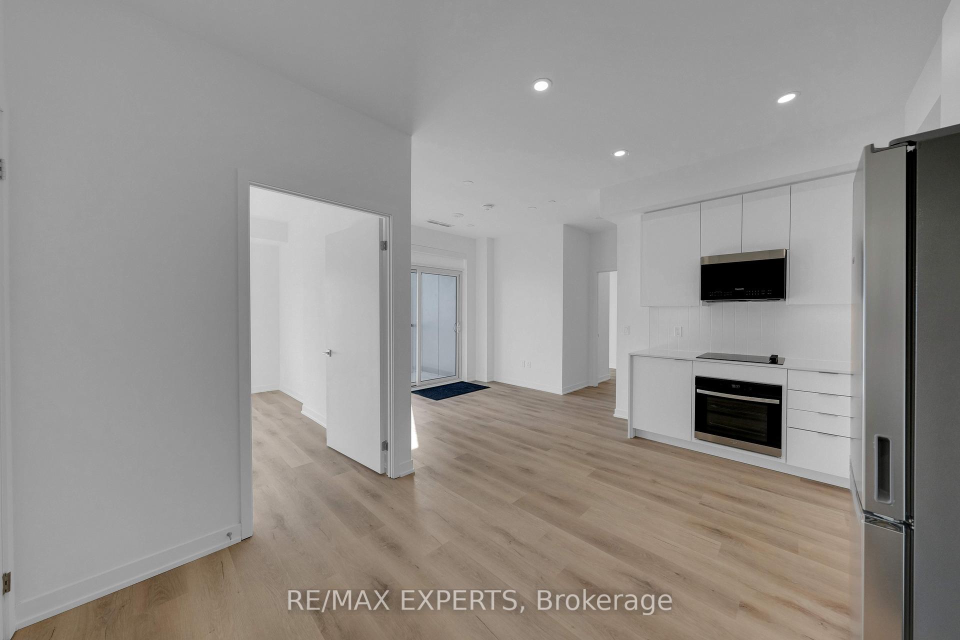 Photo 7 of Unit 418, 10 Abeja Street, Vaughan, Concord — HOMEH