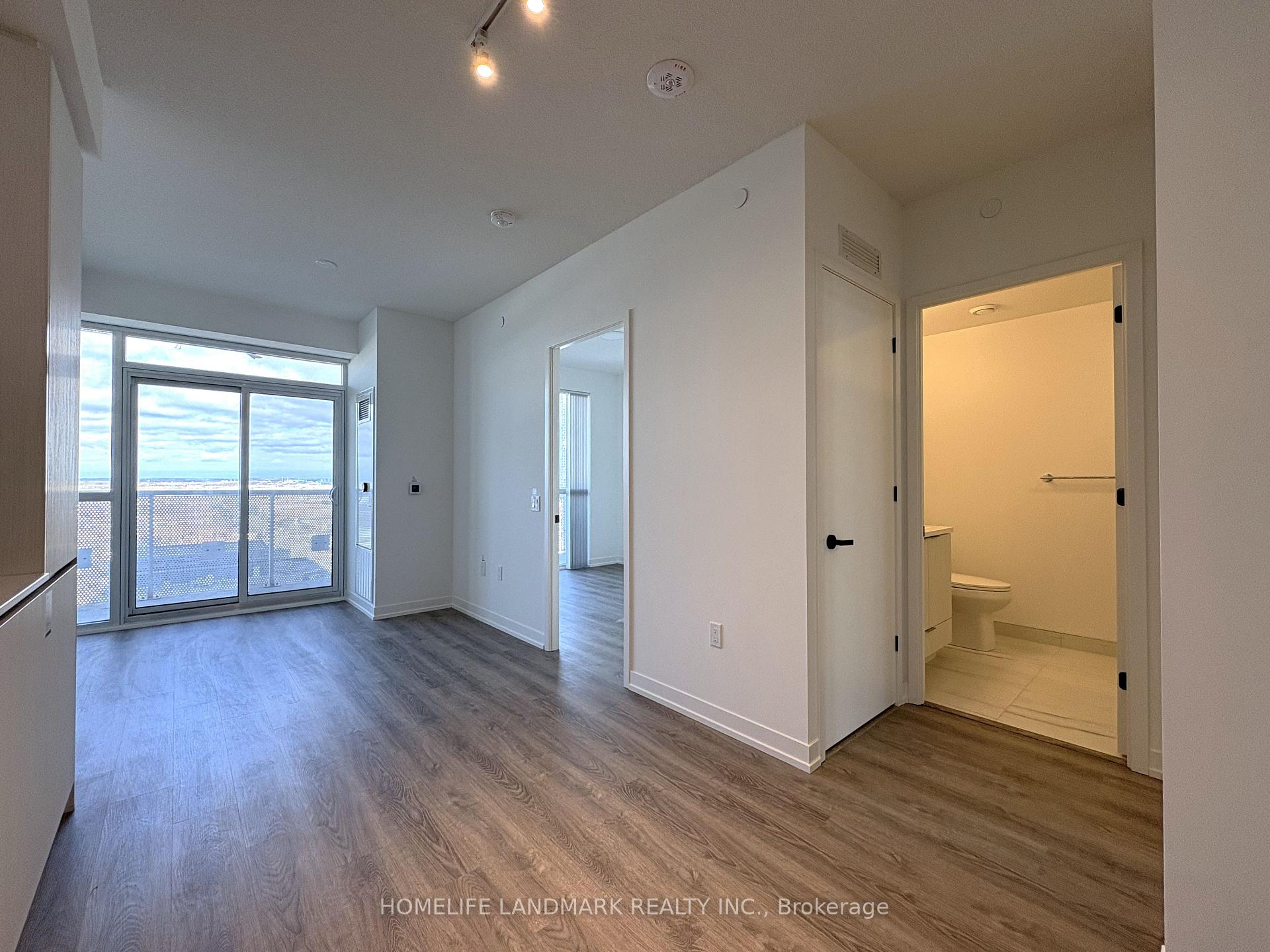 Photo 9 of Unit 1905, 8 Interchange Way, Vaughan, Vaughan Corporate Centre — HOMEH