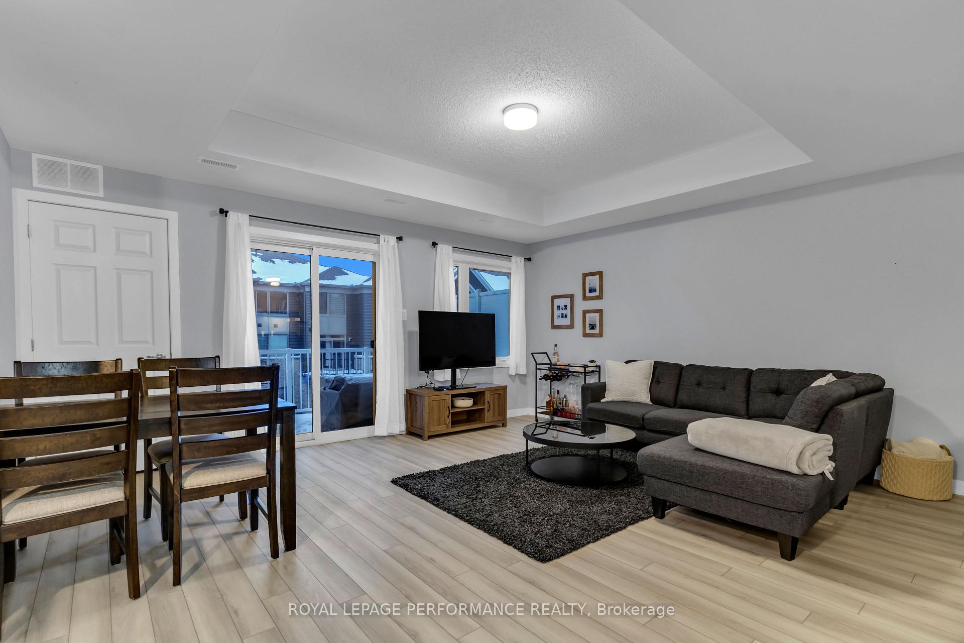 Photo 3 of 329 Olivenite Pvt, Ottawa, Barrhaven - Heritage Park — HOMEH