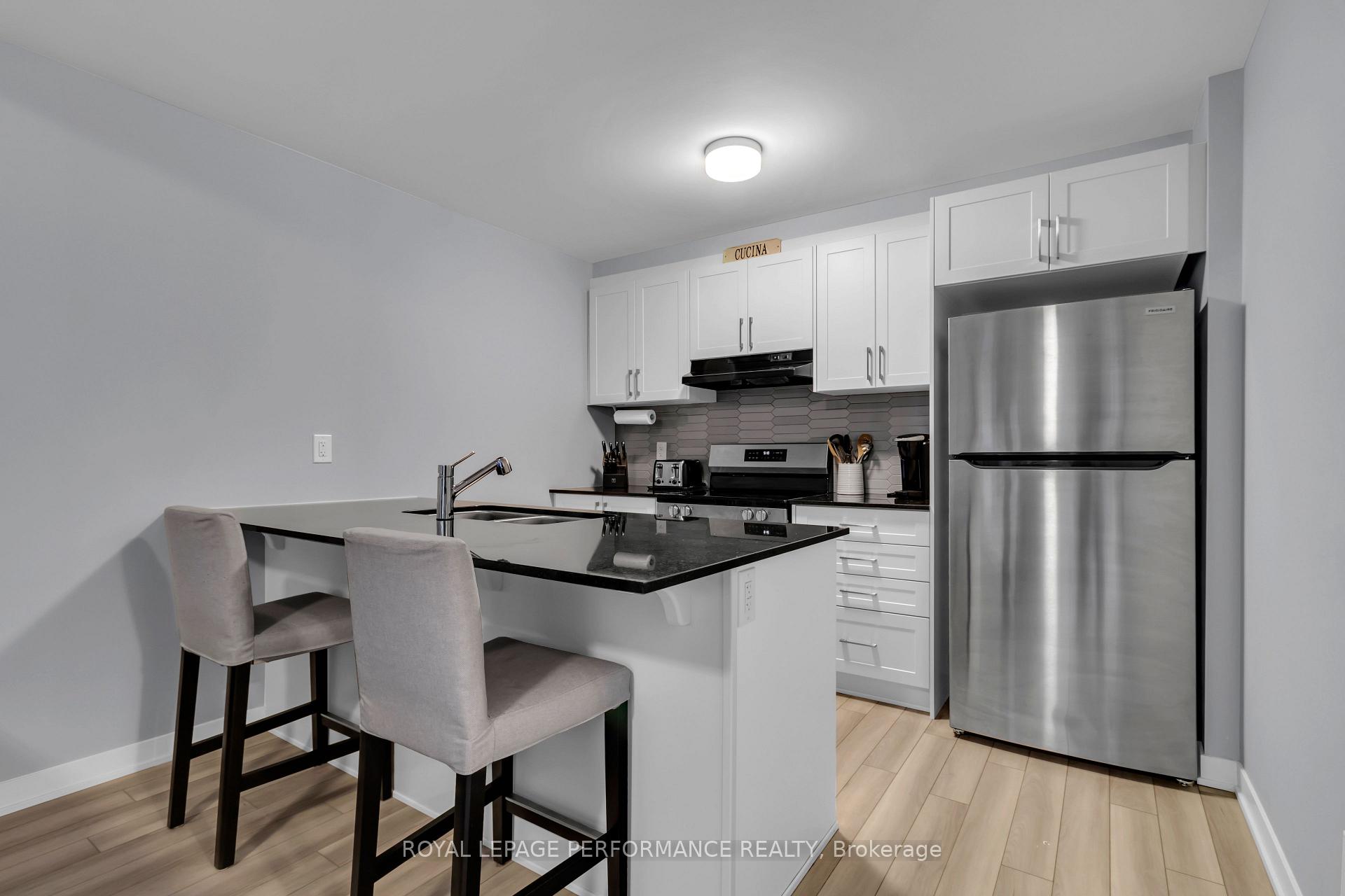 Photo 6 of 329 Olivenite Pvt, Ottawa, Barrhaven - Heritage Park — HOMEH