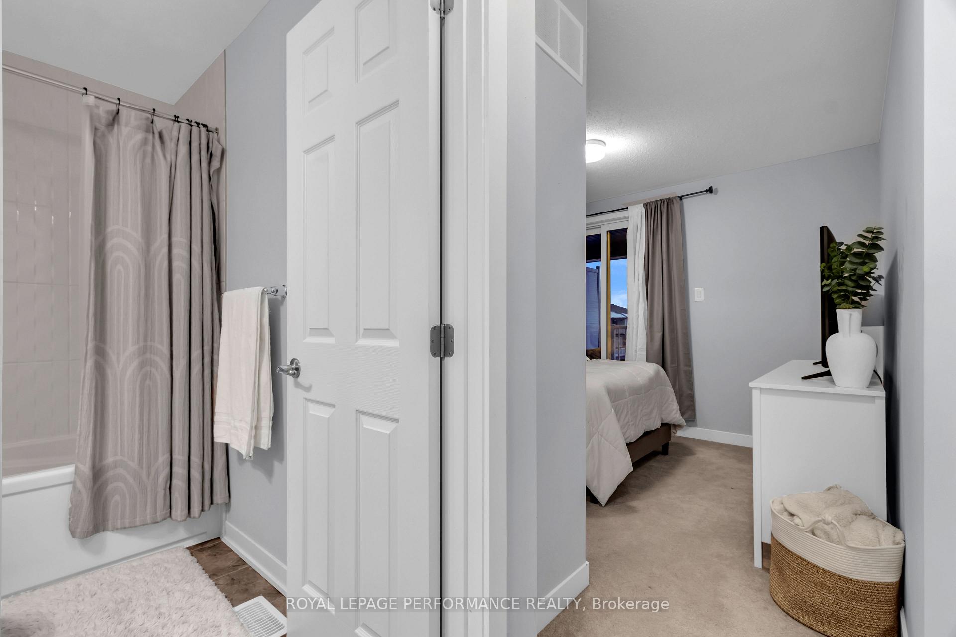 Photo 9 of 329 Olivenite Pvt, Ottawa, Barrhaven - Heritage Park — HOMEH