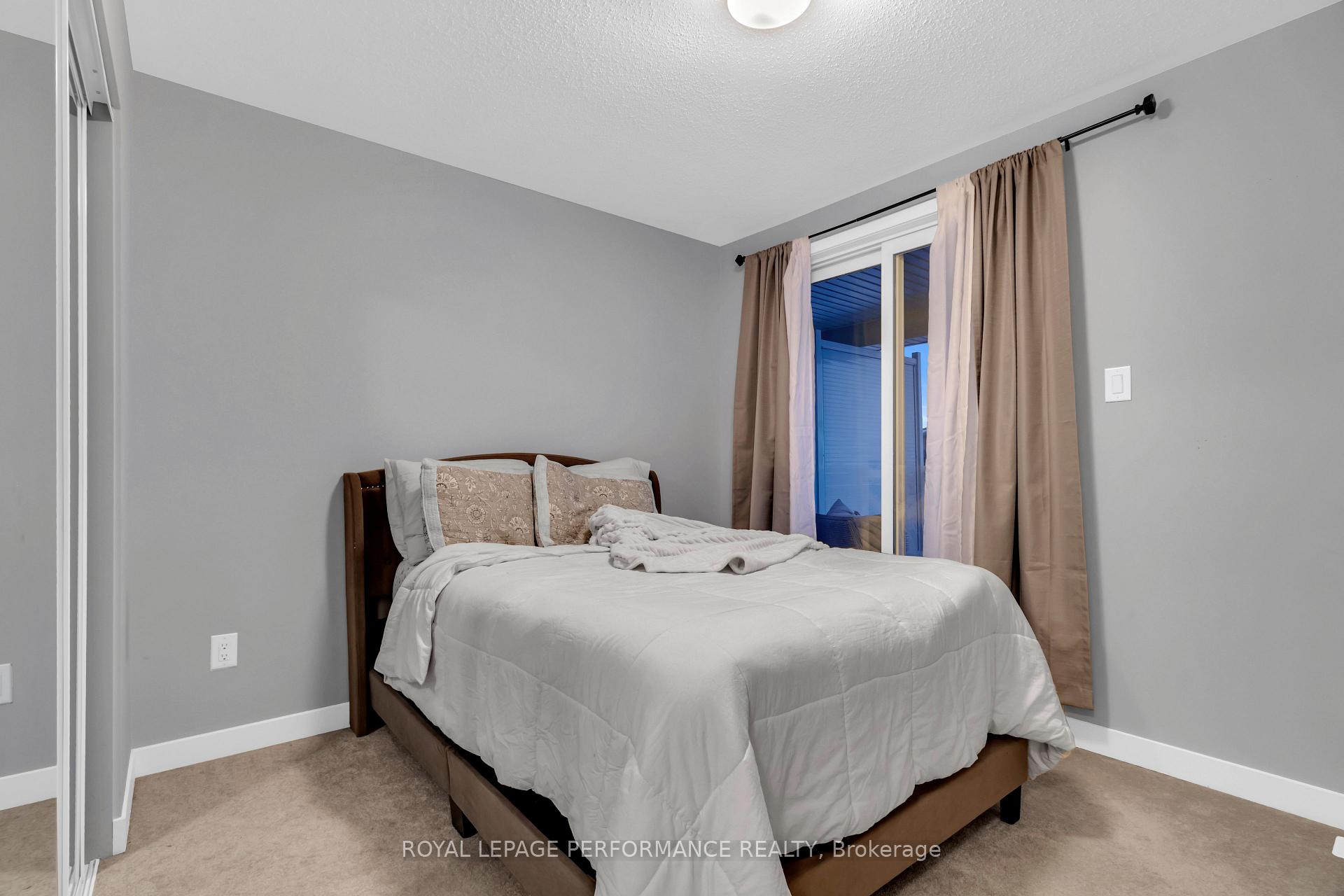 Photo 10 of 329 Olivenite Pvt, Ottawa, Barrhaven - Heritage Park — HOMEH