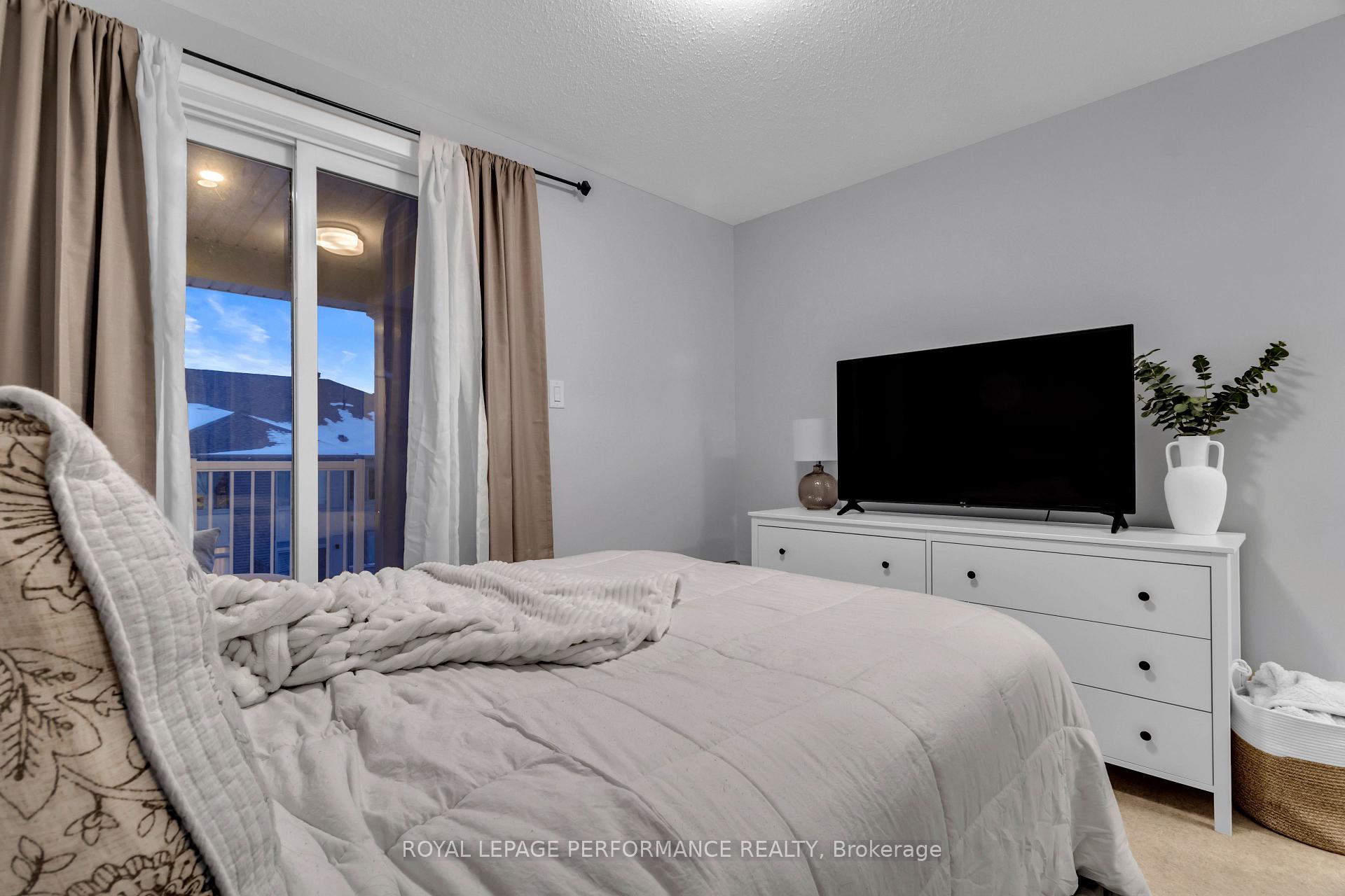 Photo 11 of 329 Olivenite Pvt, Ottawa, Barrhaven - Heritage Park — HOMEH