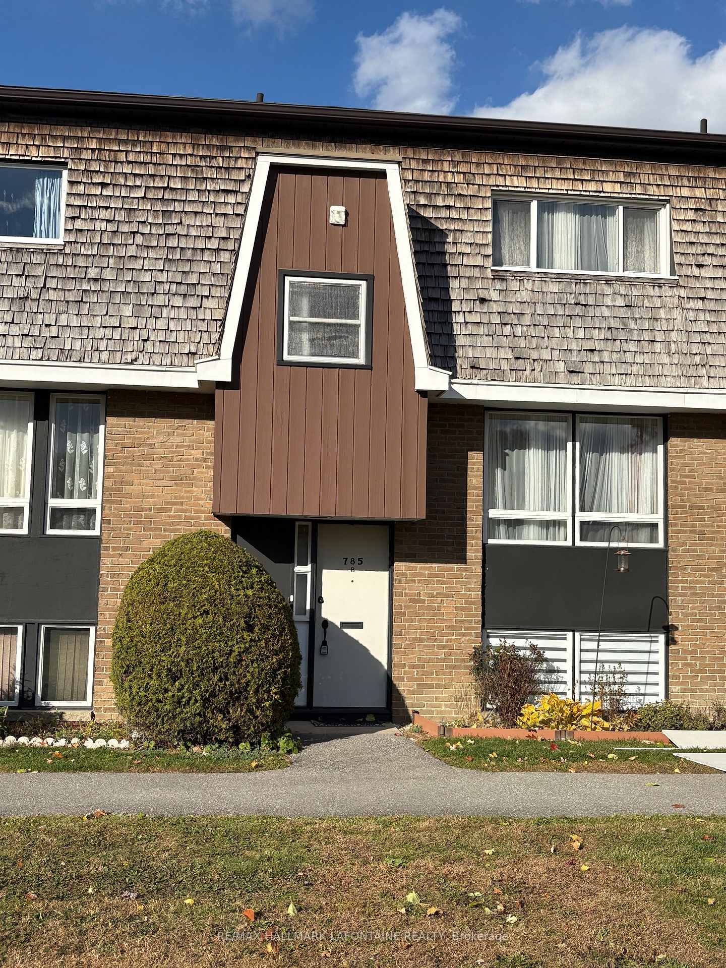 Photo 1 of 785 B Ridgewood Avenue, Ottawa, Mooneys Bay/Riverside Park — HOMEH