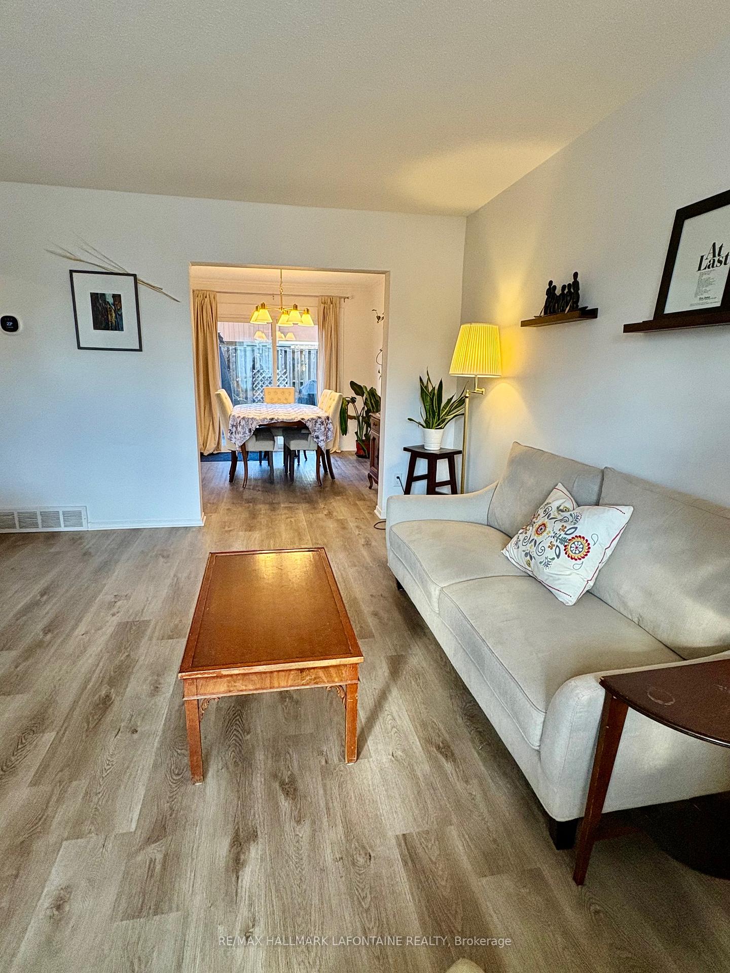 Photo 8 of 785 B Ridgewood Avenue, Ottawa, Mooneys Bay/Riverside Park — HOMEH