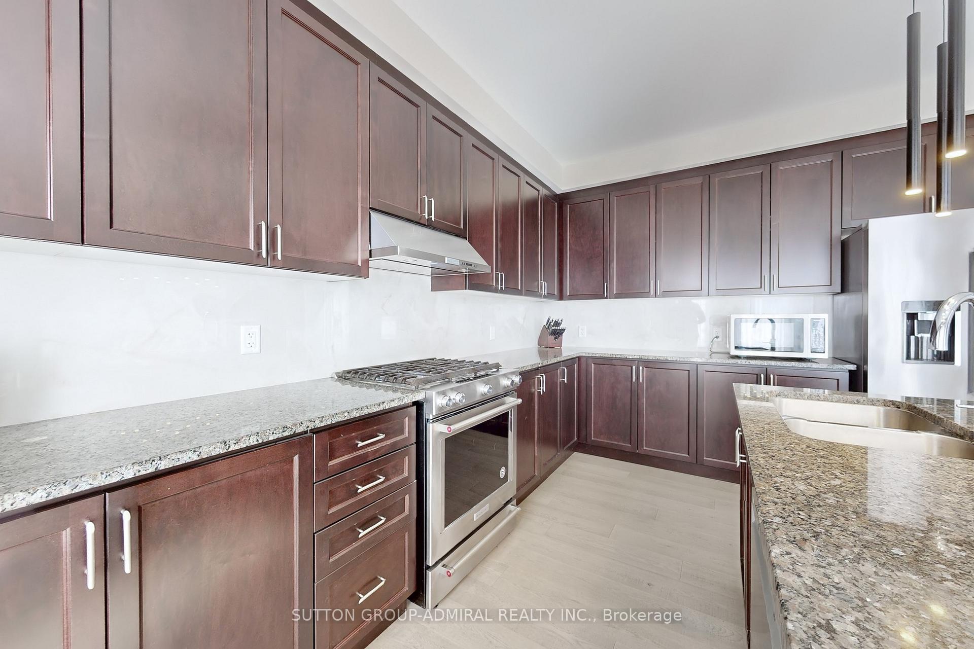 Photo 14 of 99 Kingknoll Crescent, Georgina, Keswick South — HOMEH