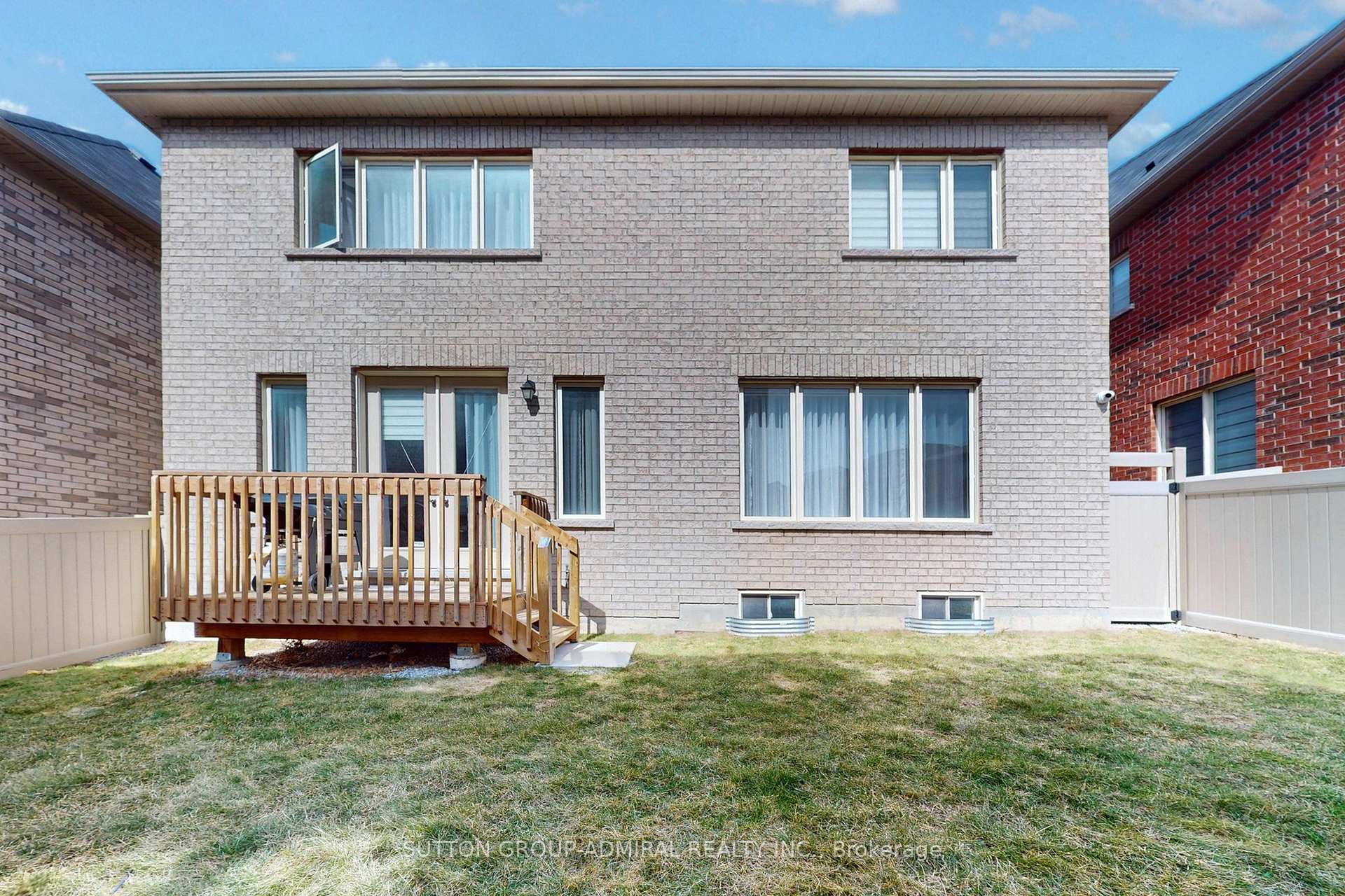Photo 49 of 99 Kingknoll Crescent, Georgina, Keswick South — HOMEH