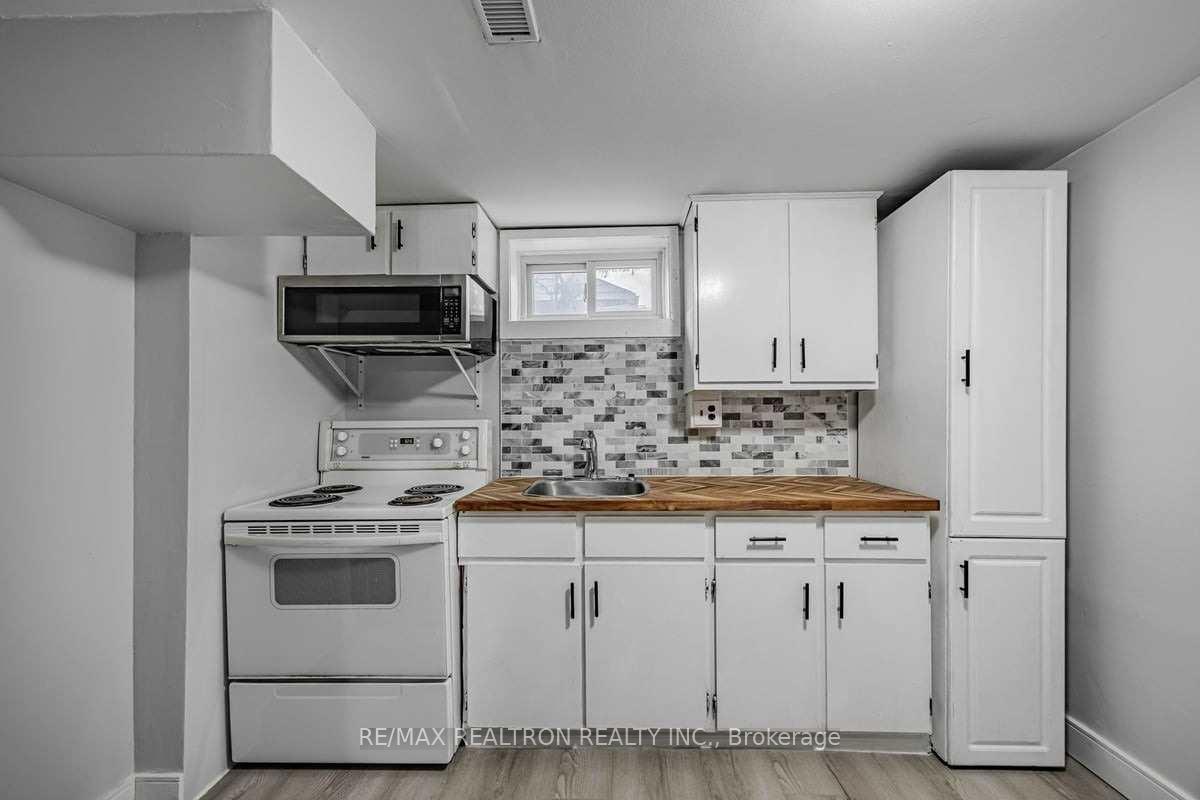 Photo 7 of 209 Martha Crescent, Caledon, Bolton West — HOMEH