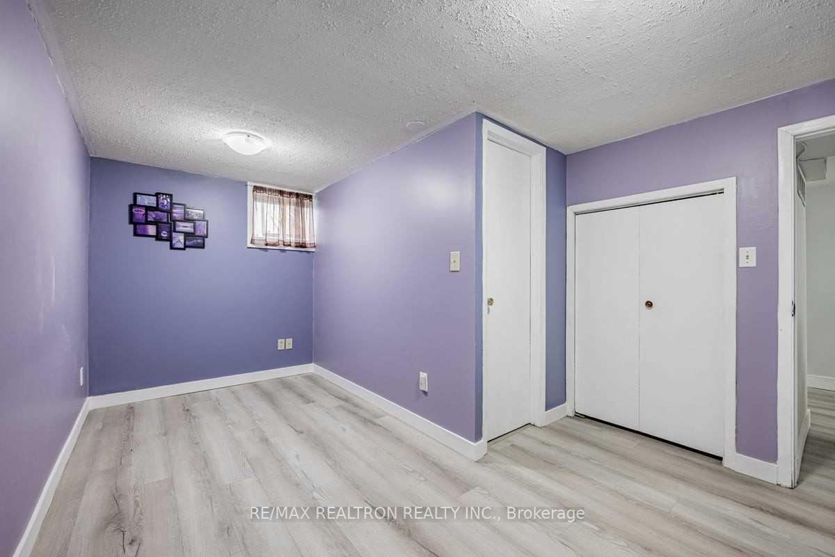 Photo 13 of 209 Martha Crescent, Caledon, Bolton West — HOMEH