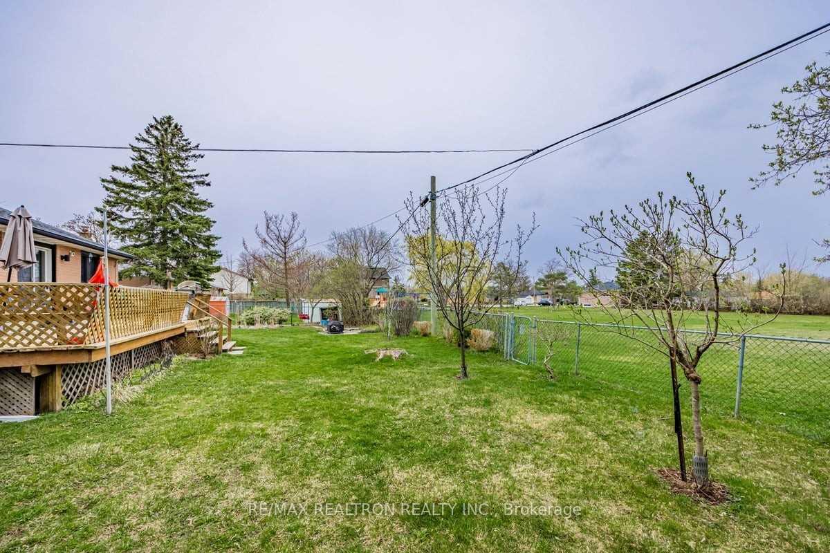 Photo 22 of 209 Martha Crescent, Caledon, Bolton West — HOMEH