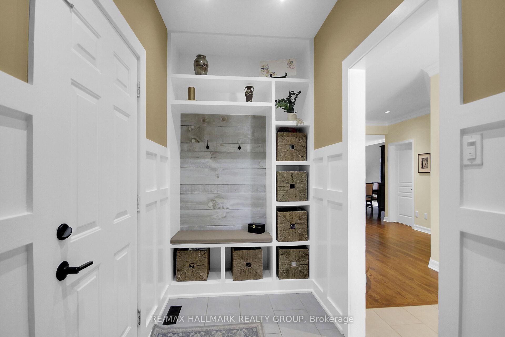 Photo 5 of 30 Oakbriar Crescent, Ottawa, Barrhaven - Stonebridge — HOMEH
