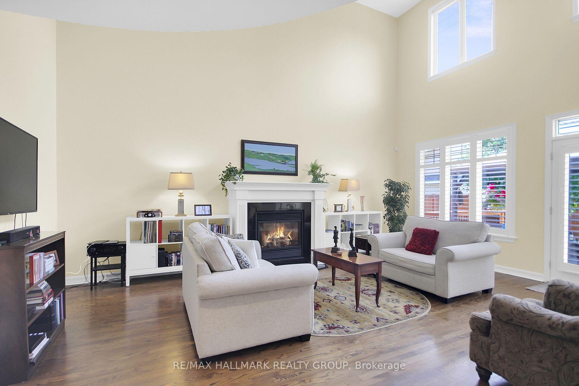 Photo 10 of 30 Oakbriar Crescent, Ottawa, Barrhaven - Stonebridge — HOMEH