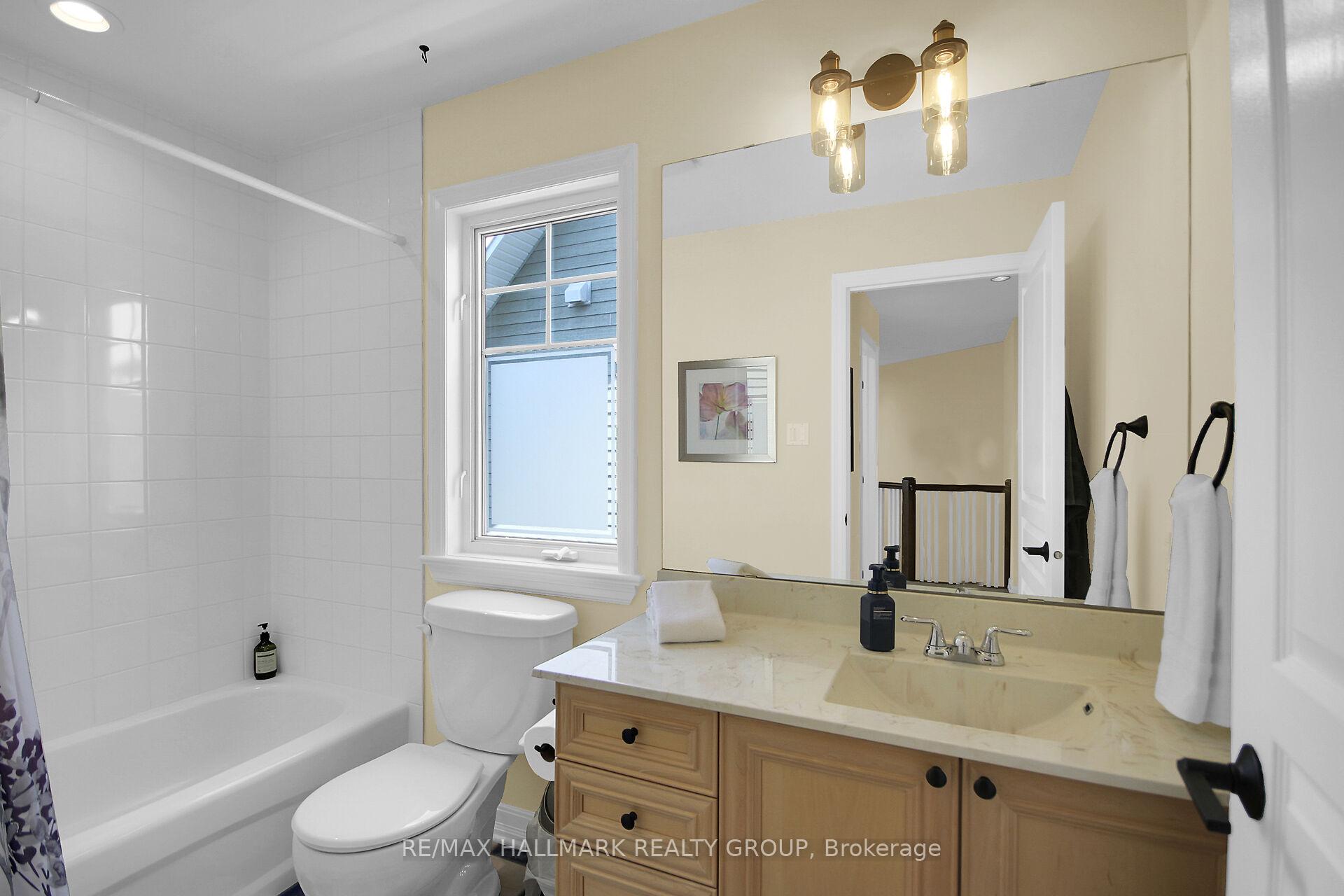 Photo 24 of 30 Oakbriar Crescent, Ottawa, Barrhaven - Stonebridge — HOMEH