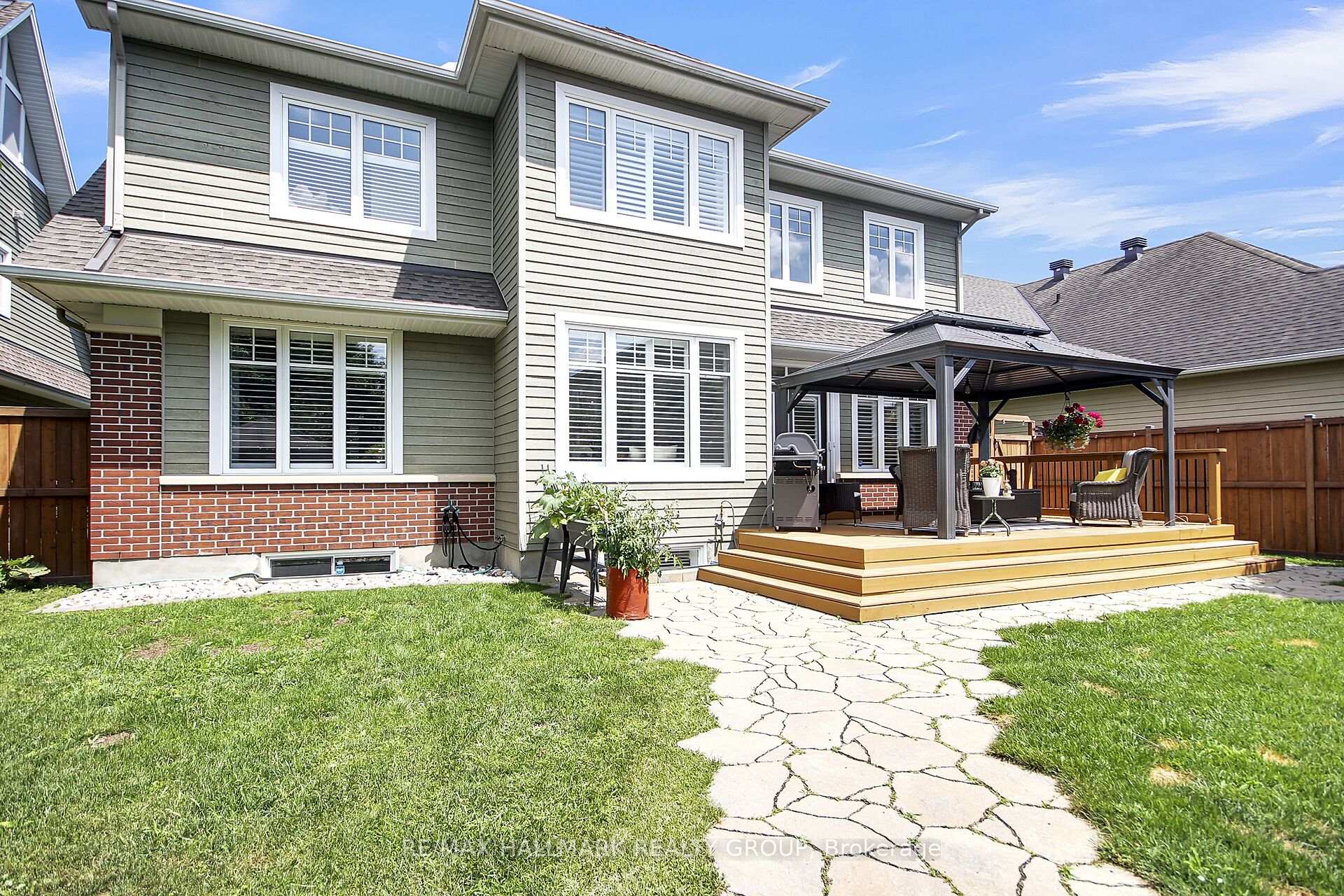 Photo 32 of 30 Oakbriar Crescent, Ottawa, Barrhaven - Stonebridge — HOMEH