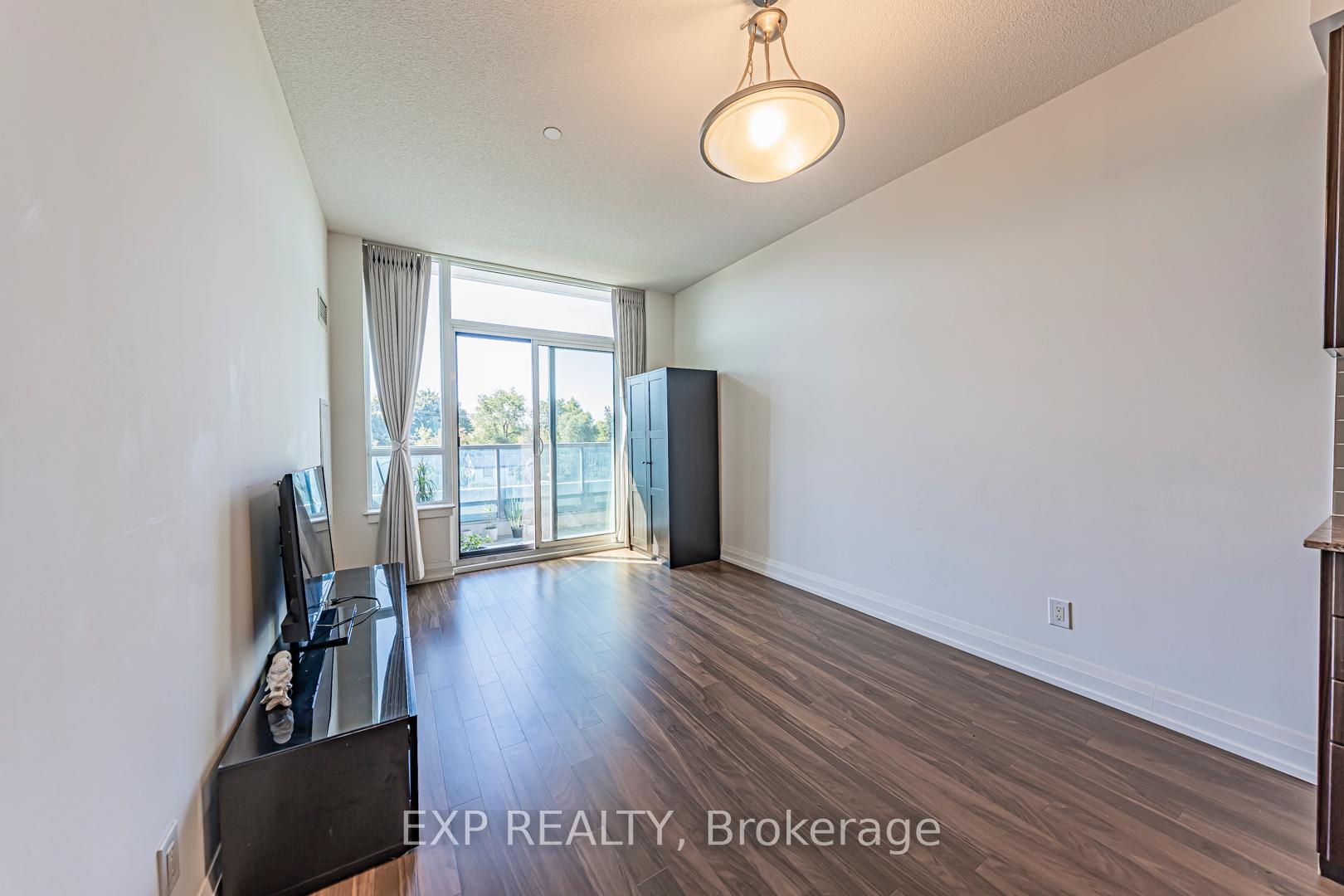 Photo 8 of Unit 308, 7167 Yonge Street, Markham, Grandview — HOMEH