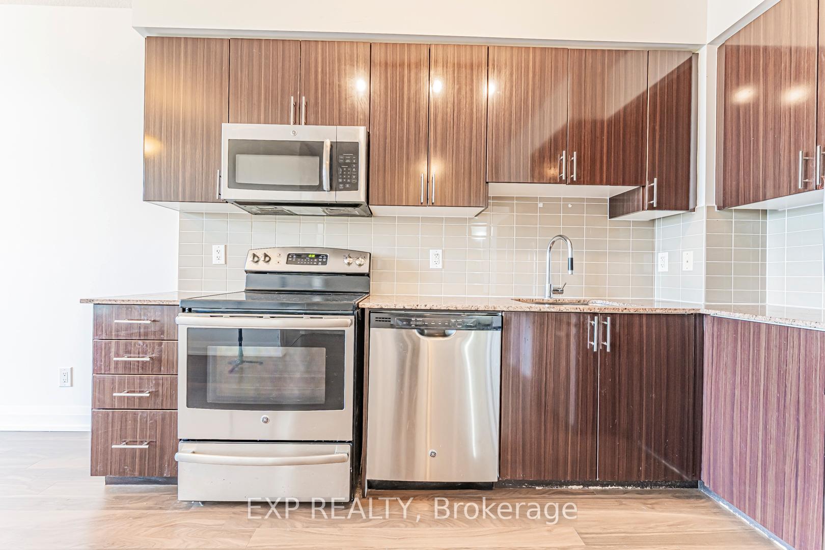 Photo 15 of Unit 308, 7167 Yonge Street, Markham, Grandview — HOMEH