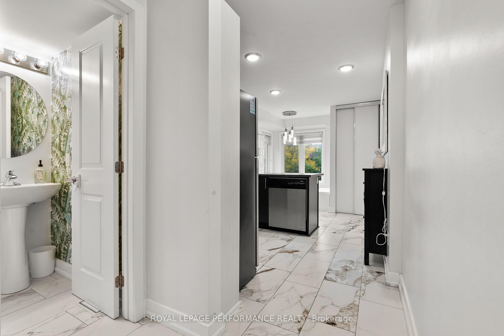 Photo 8 of Unit Unit #D, 2016 Dorima Street, Ottawa, Avalon East — HOMEH