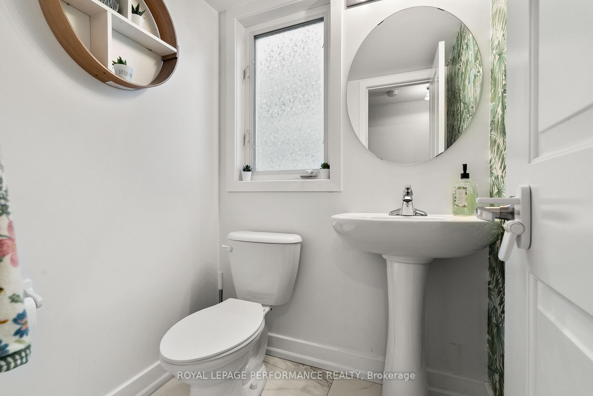 Photo 9 of Unit Unit #D, 2016 Dorima Street, Ottawa, Avalon East — HOMEH
