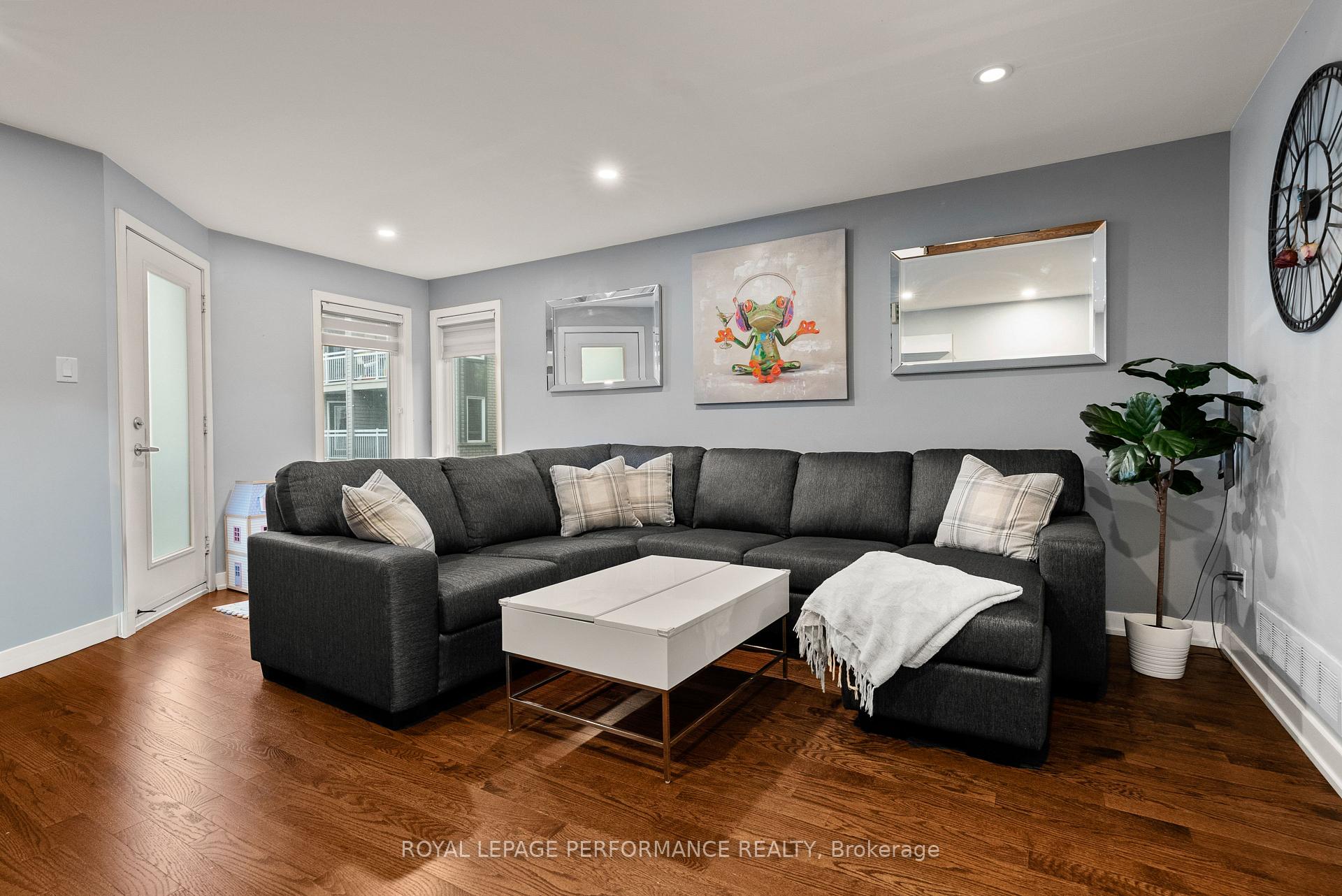 Photo 10 of Unit Unit #D, 2016 Dorima Street, Ottawa, Avalon East — HOMEH
