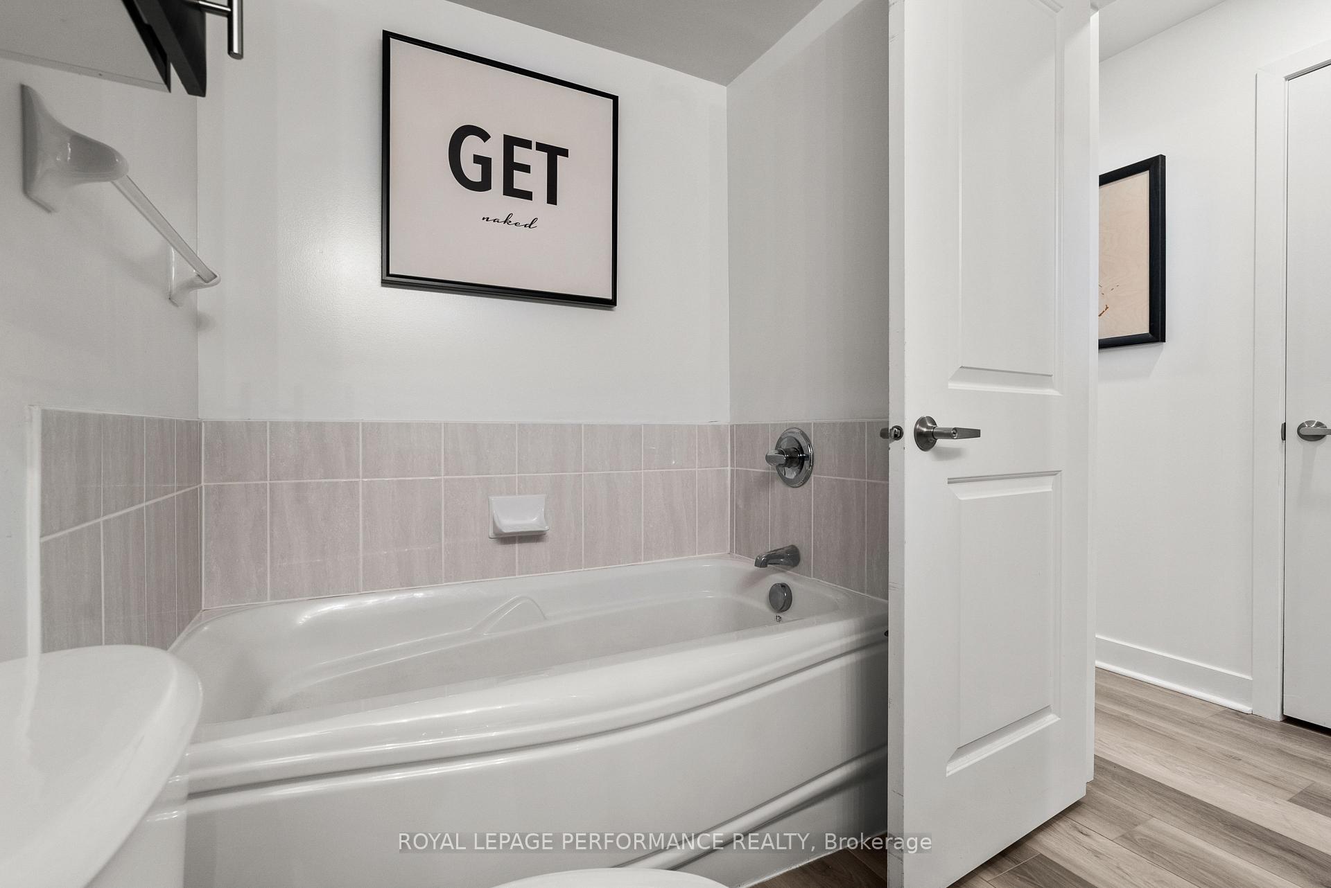 Photo 17 of Unit Unit #D, 2016 Dorima Street, Ottawa, Avalon East — HOMEH