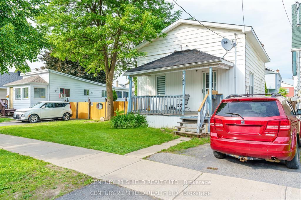 Photo 3 of 325 Belmont Street, Cornwall — HOMEH