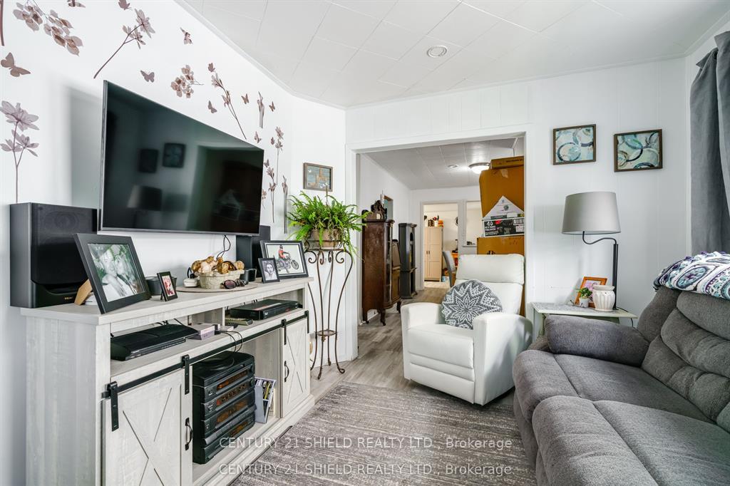 Photo 8 of 325 Belmont Street, Cornwall — HOMEH