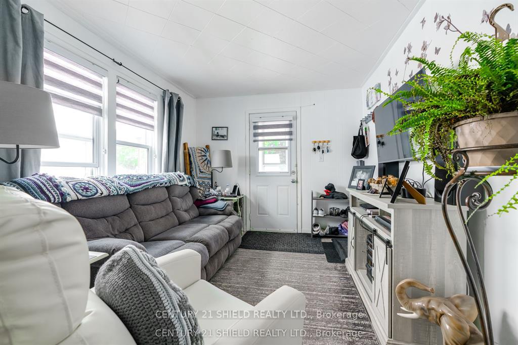 Photo 9 of 325 Belmont Street, Cornwall — HOMEH