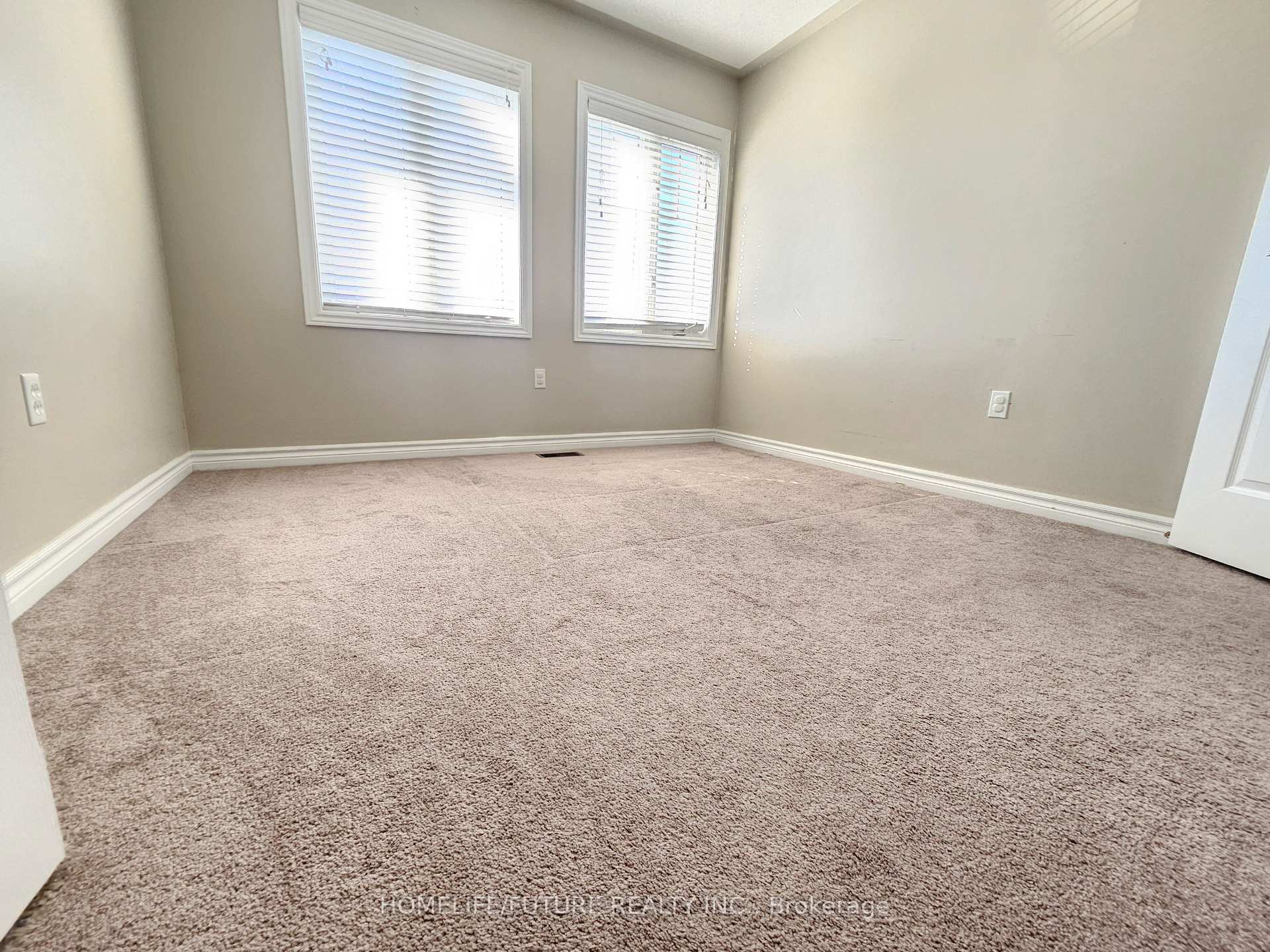 Photo 17 of Unit Main, 23 William Ingles Drive, Clarington, Courtice — HOMEH