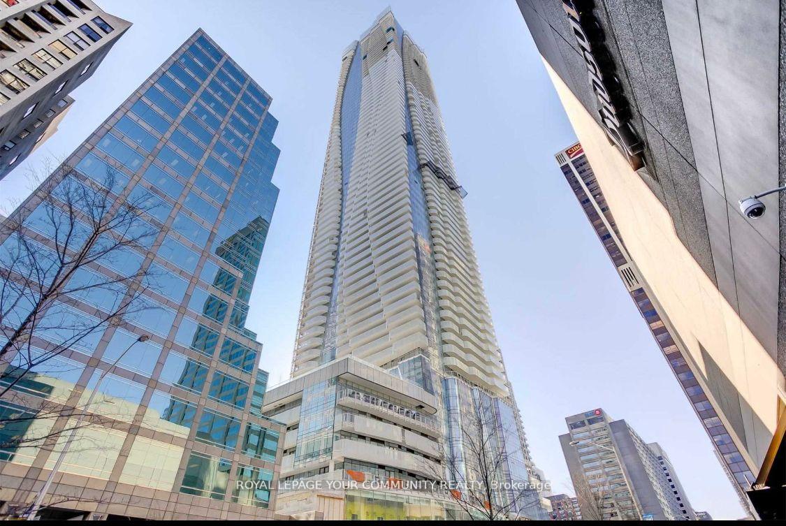 Front of Unit 2812, 1 Bloor Street E