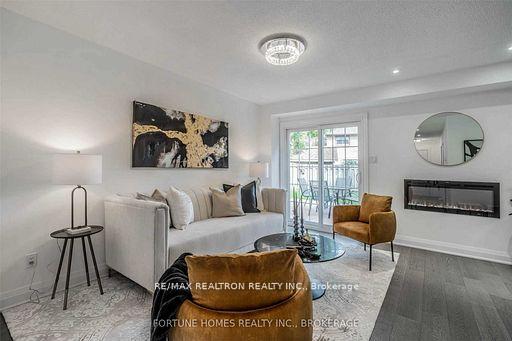 Photo 6 of 28 Valhalla Court, Aurora, Aurora Village — HOMEH