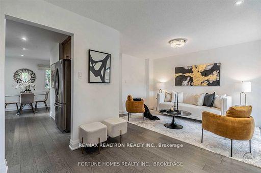 Photo 9 of 28 Valhalla Court, Aurora, Aurora Village — HOMEH