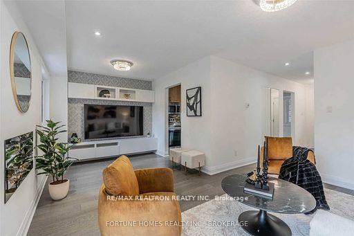 Photo 11 of 28 Valhalla Court, Aurora, Aurora Village — HOMEH