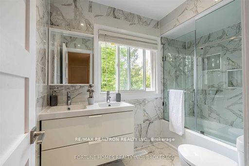 Photo 17 of 28 Valhalla Court, Aurora, Aurora Village — HOMEH