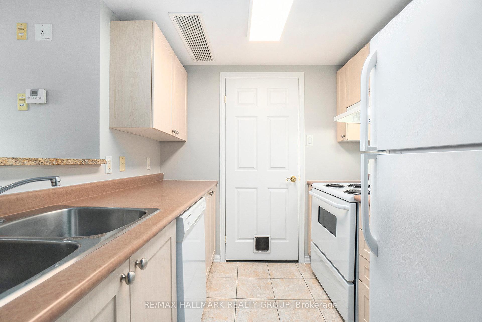 Photo 6 of Unit 8F, 310 Central Park Drive, Ottawa, Central Park — HOMEH