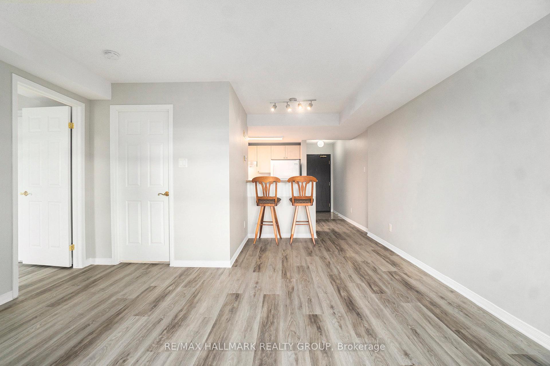Photo 7 of Unit 8F, 310 Central Park Drive, Ottawa, Central Park — HOMEH