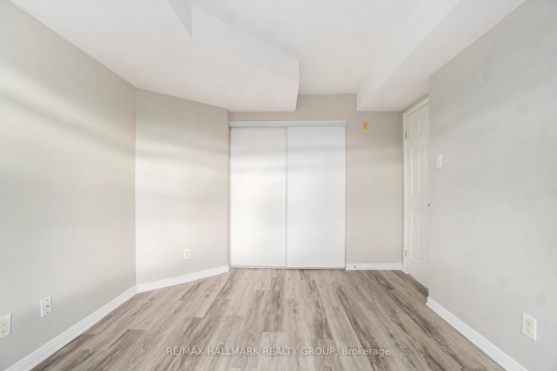 Photo 14 of Unit 8F, 310 Central Park Drive, Ottawa, Central Park — HOMEH