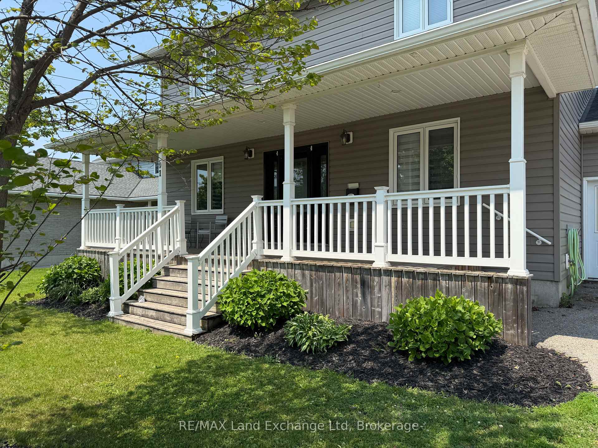 Photo 3 of 91 Park Street, Goderich, Goderich (Town) — HOMEH