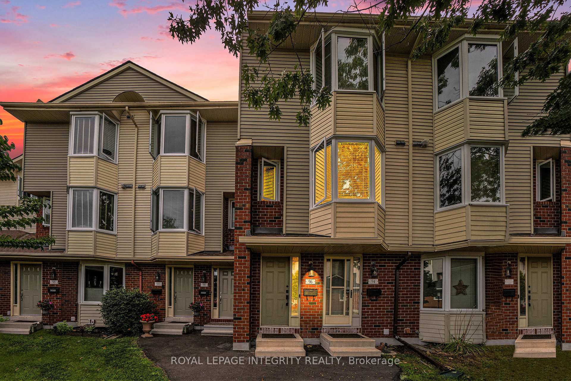 Photo 1 of 96 Haxby Private, Ottawa, Hunt Club Park/Greenboro — HOMEH