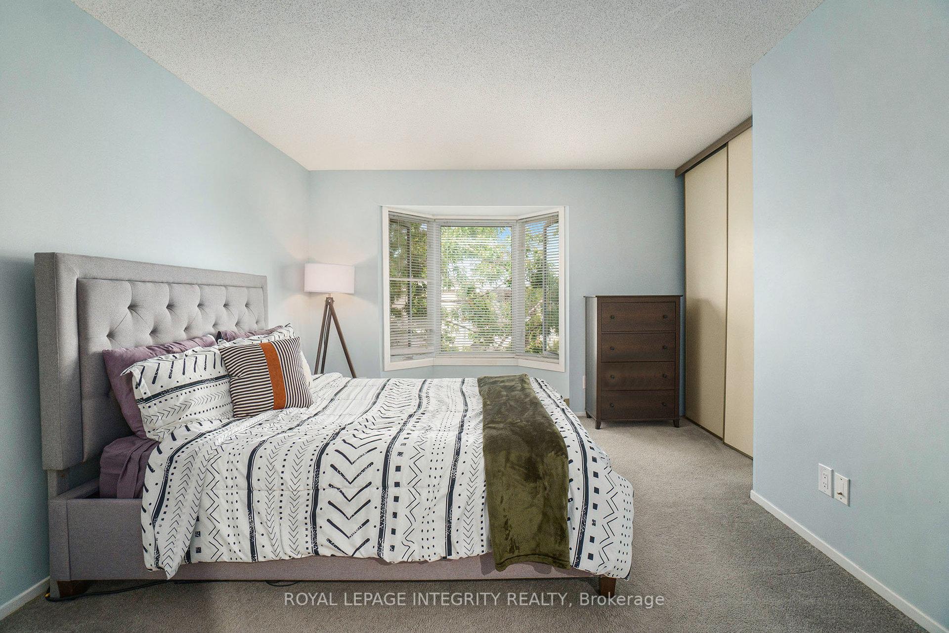 Photo 15 of 96 Haxby Private, Ottawa, Hunt Club Park/Greenboro — HOMEH